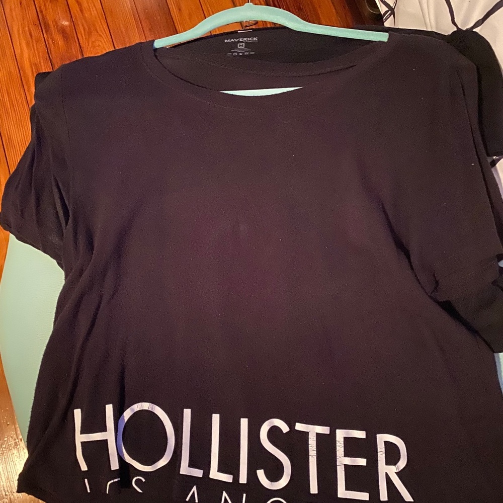 Hollister black T-shirt